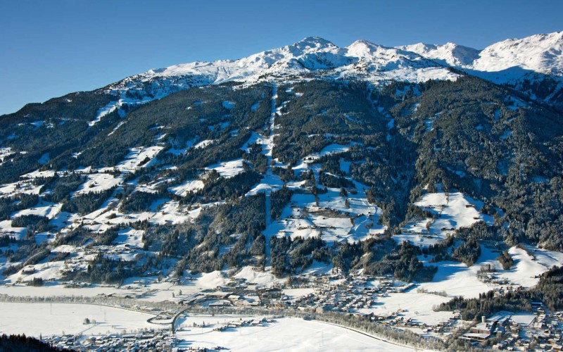 Het dorp Kaltenbach in de winter